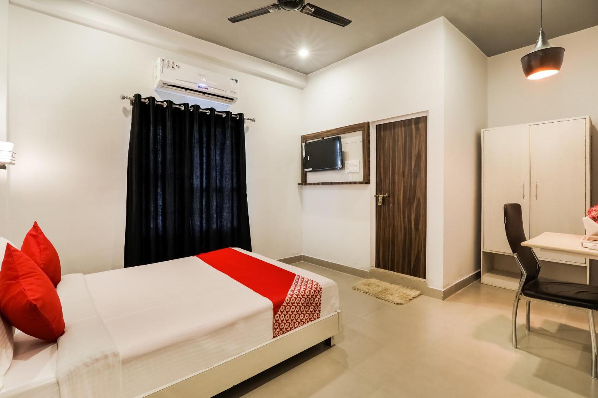 Collection O Sr Inn Chinhat Exterior photo